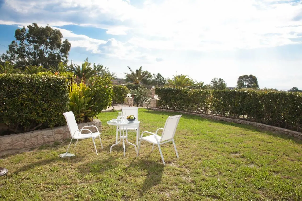 Cavaliere Houses Lixouri 0*,  Greece