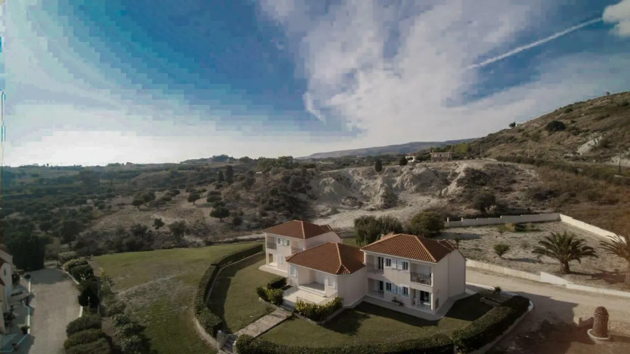 Cavaliere Houses Lixouri