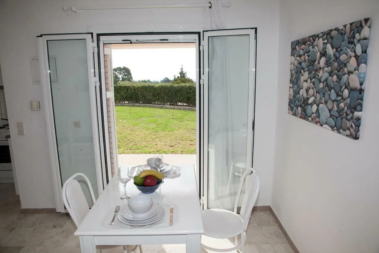 Cavaliere Houses Lixouri 0*,