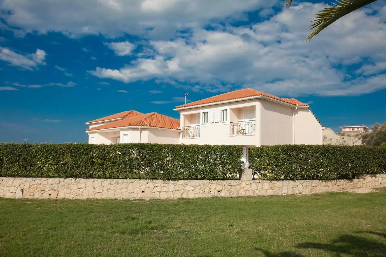 Cavaliere Houses Lixouri 0*,