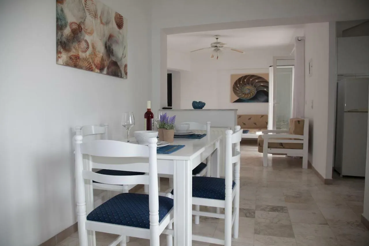 Cavaliere Houses Lixouri 0*,
